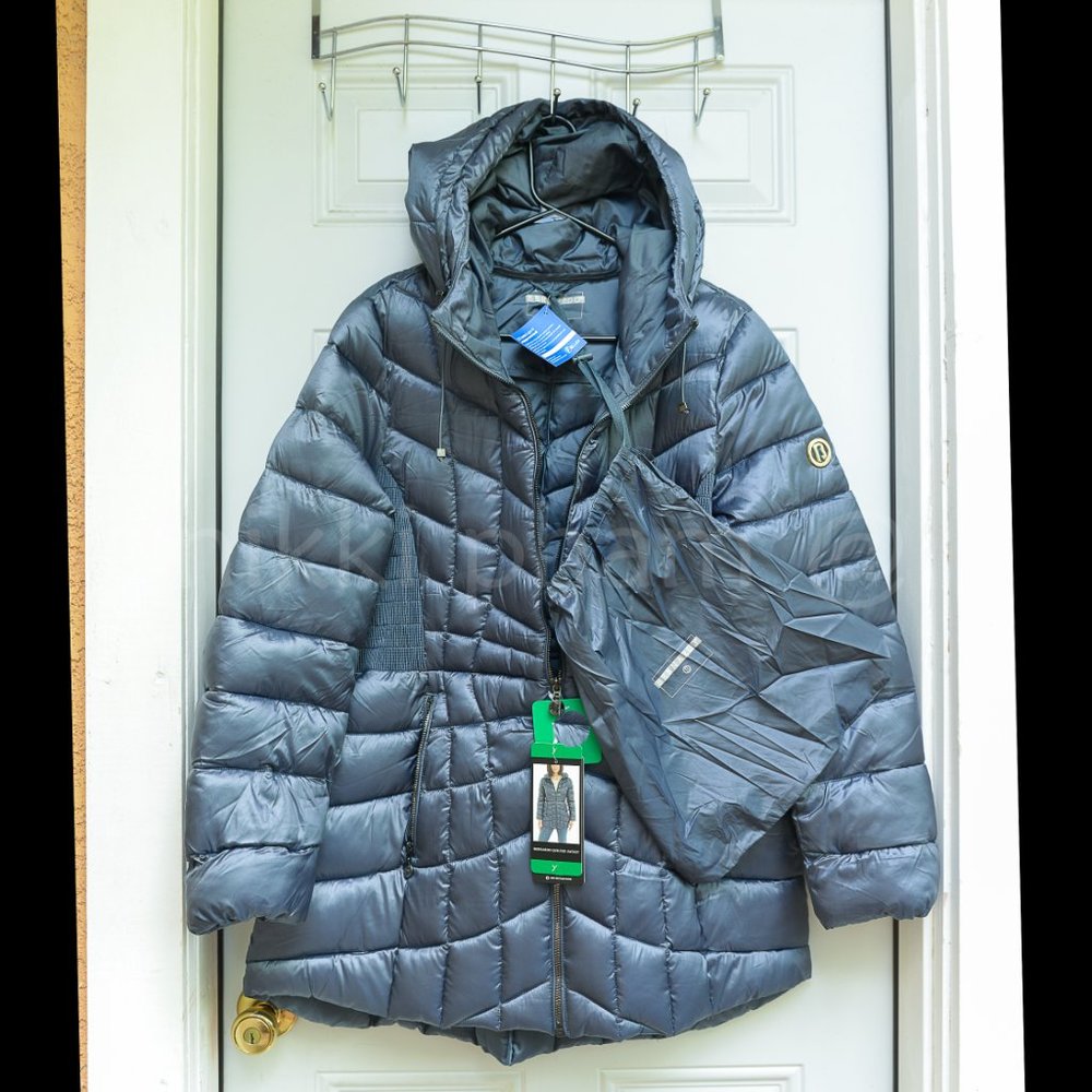 Women Bernardo Ladies Packable Quilted Jacket in blue color - Picture 5 of 8